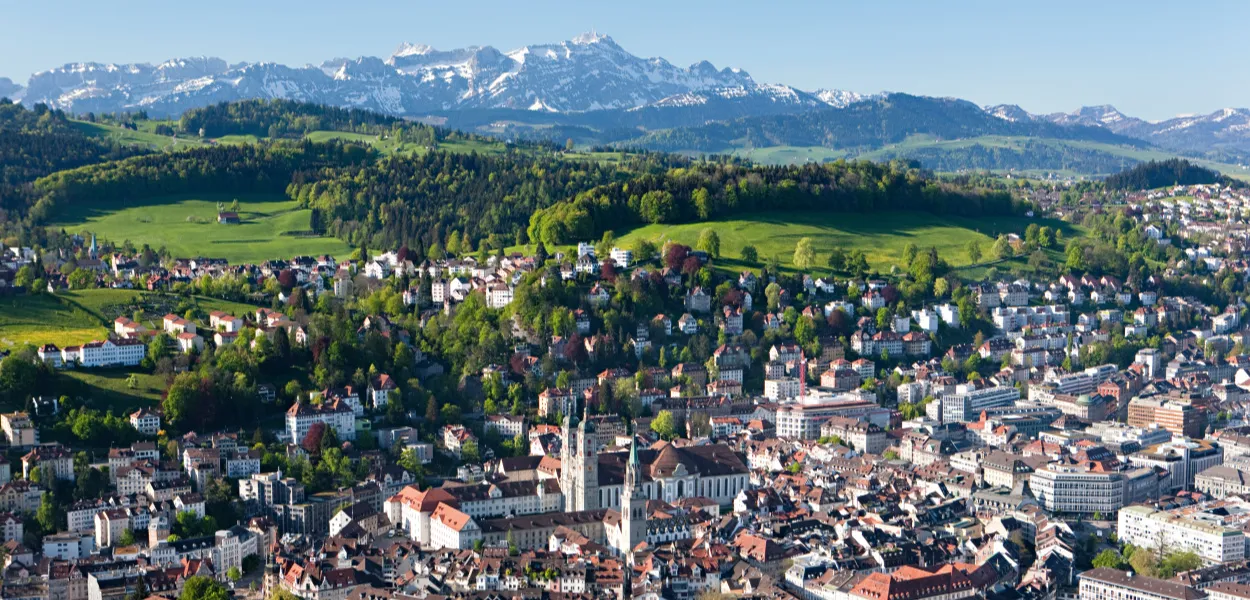 car hire in Saint Gallen-Altenrhein Airport