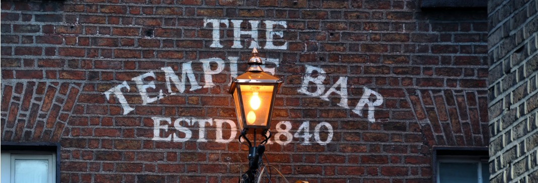 Nightlife at Temple Bar, a popular area for pubs, bars and restaurants 