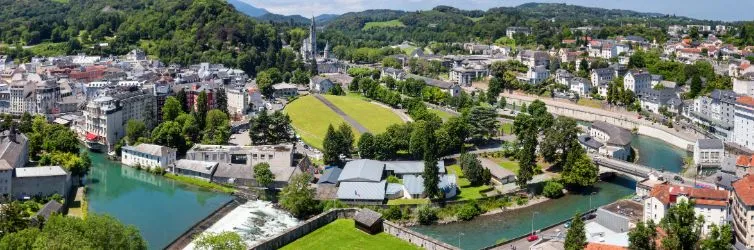 Visiter Lourdes, la ville sacrée au pied des Pyrénées !