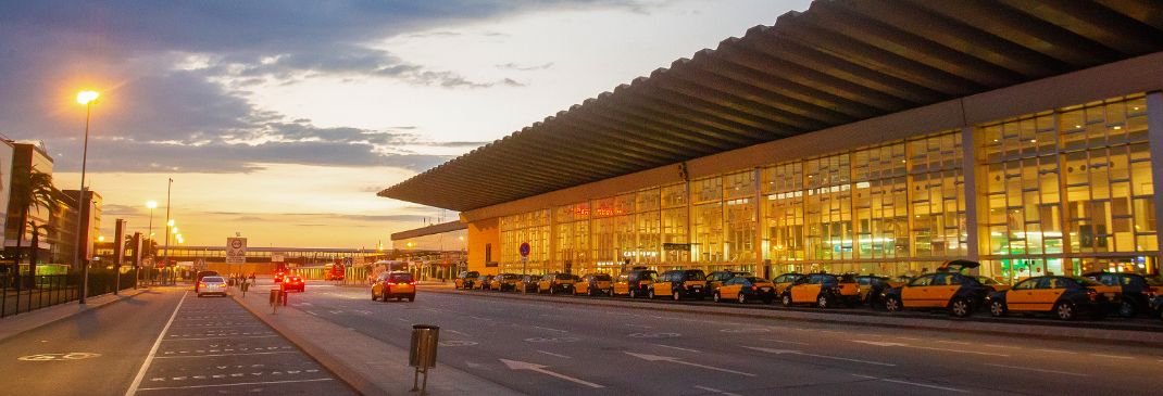 Elegantes Mietwagen Barcelona Flughafen Bild