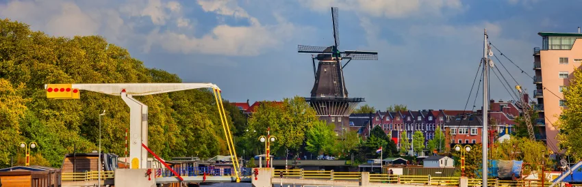 Complete Reisgids voor Nederland met een Huurauto: De Beste Routes en Praktische Tips