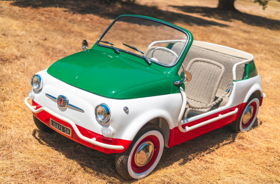 Front-three-quarter view of a Fiat 500 Jolly Spiaggina