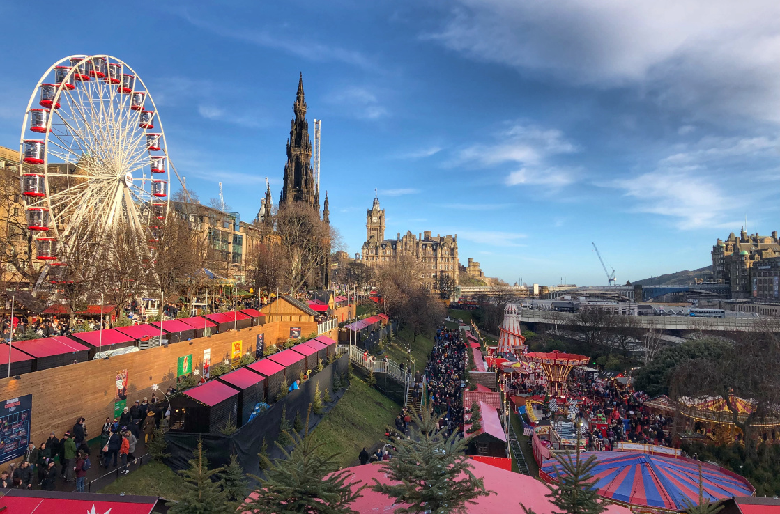 edinburgh-christmas-market