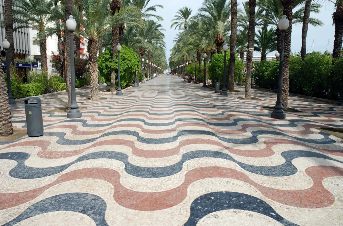 Die berühmte Promenade in Alicante