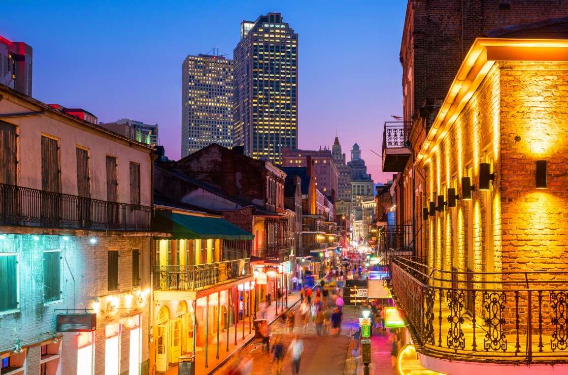 Das French Quarter in New Orleans am Abend