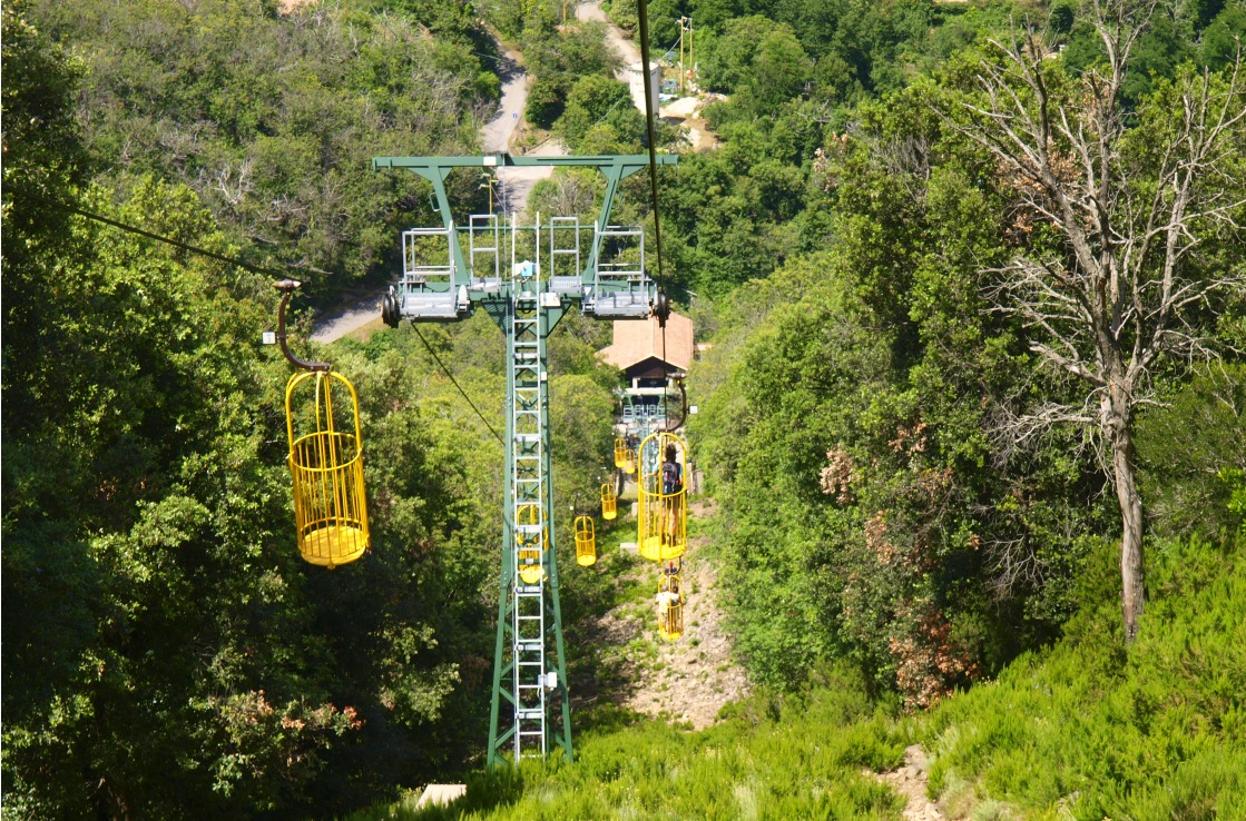 Die Monte Capanne-Seilbahn auf Elba in Italien.