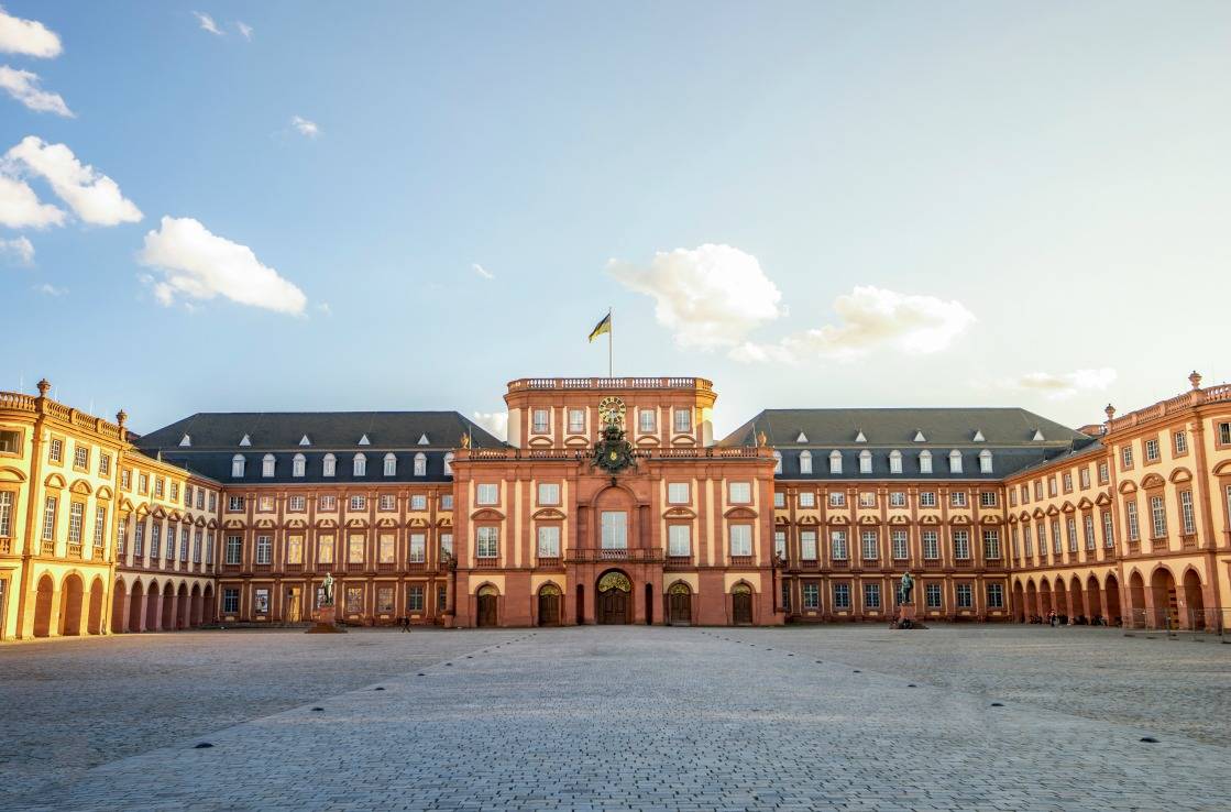 Fassade des Barockschlosses in Mannheim.