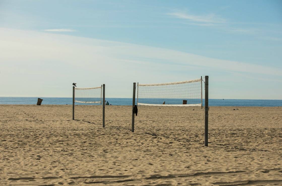 Volleyballfelder am Santa Monica Pier.