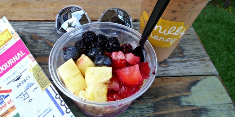 Acai Bowl im Milk & Honey