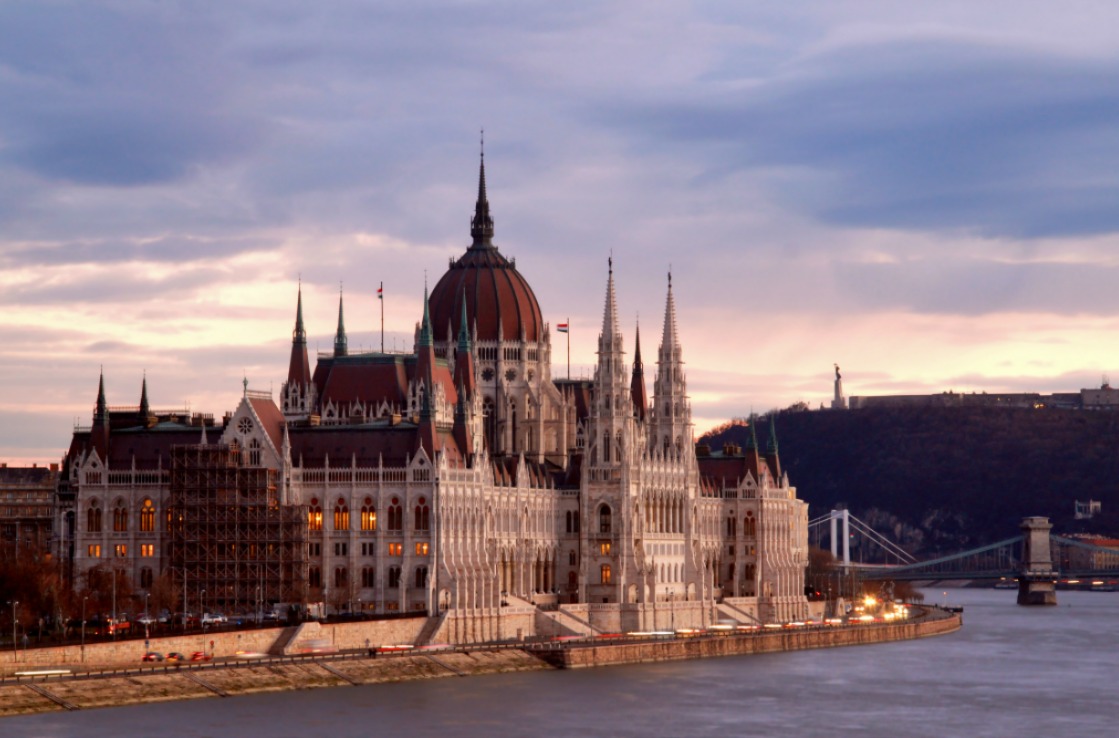 Berühmtes Parlamentsgebäude in Budapest