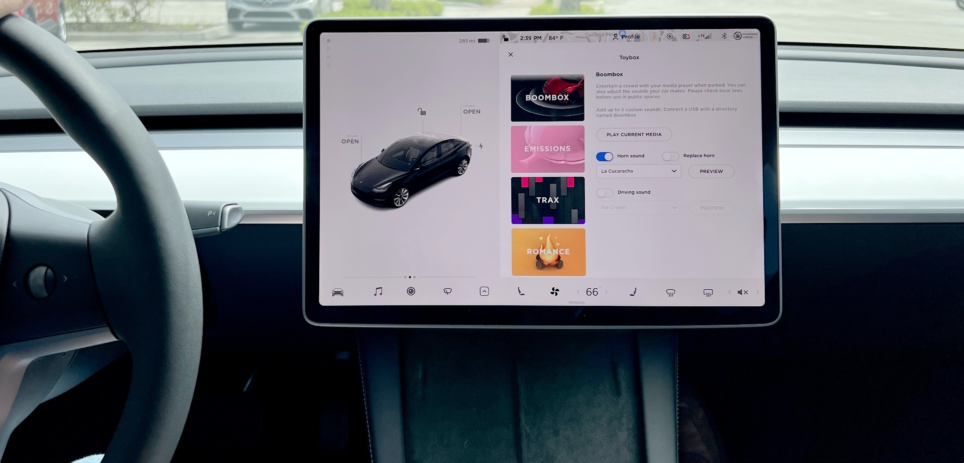 Toybox Screen Tesla Model 3