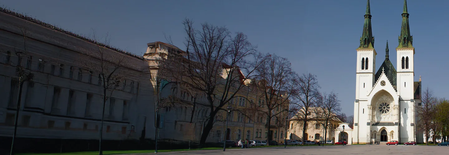 car hire in Ostrava-Mosnov Airport